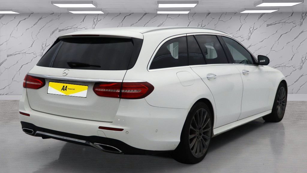 Used Mercedes-Benz E Class 2018 for sale - 77153440: Photo 4