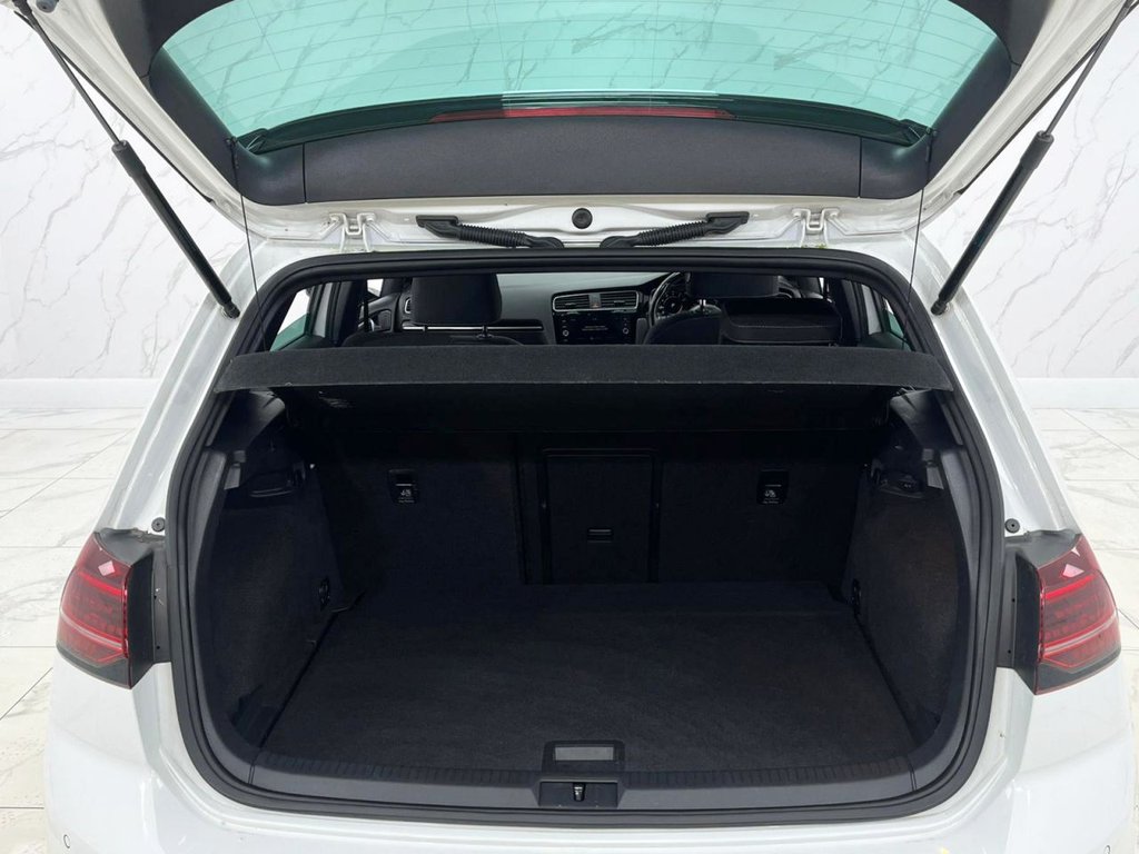 Used Volkswagen Golf 2018 for sale - 76470367: Photo 33