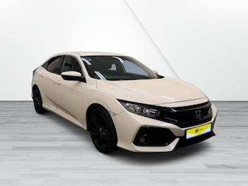 Used Honda Civic 2018 for sale - 76223764: Photo 2