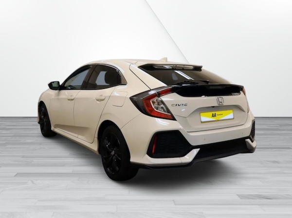 Used Honda Civic 2018 for sale - 76223764: Photo 3