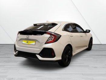 Used Honda Civic 2018 for sale - 76223764: Photo 4