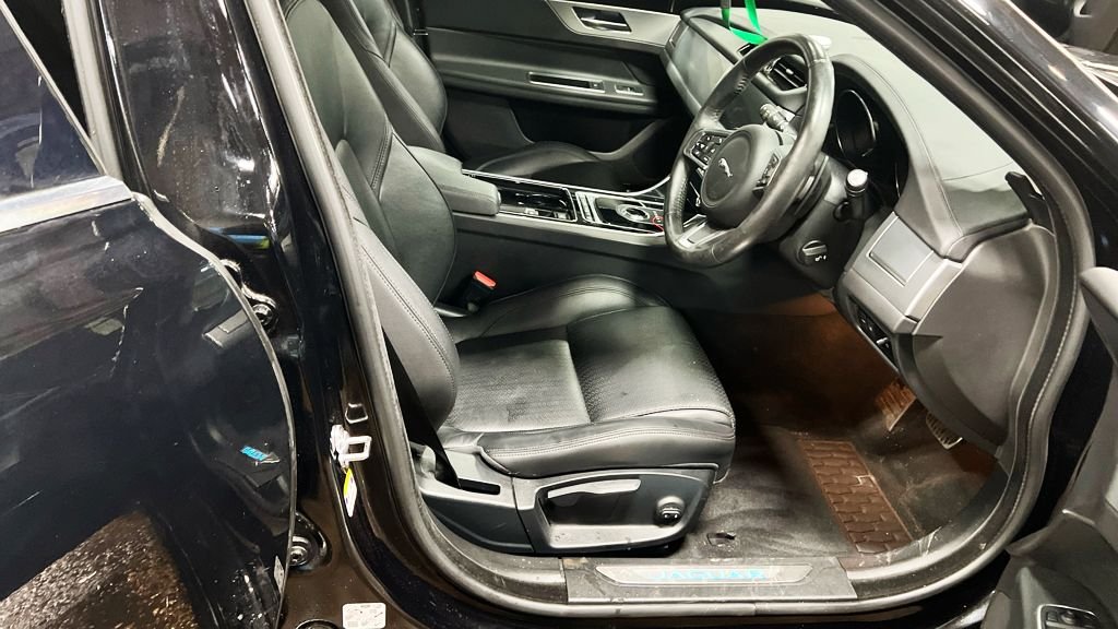 Used Jaguar XF 2018 for sale - 77227032: Photo 9