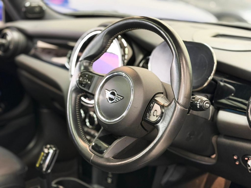 Used MINI Electric Hatch 2021 for sale - 76223596: Photo 28