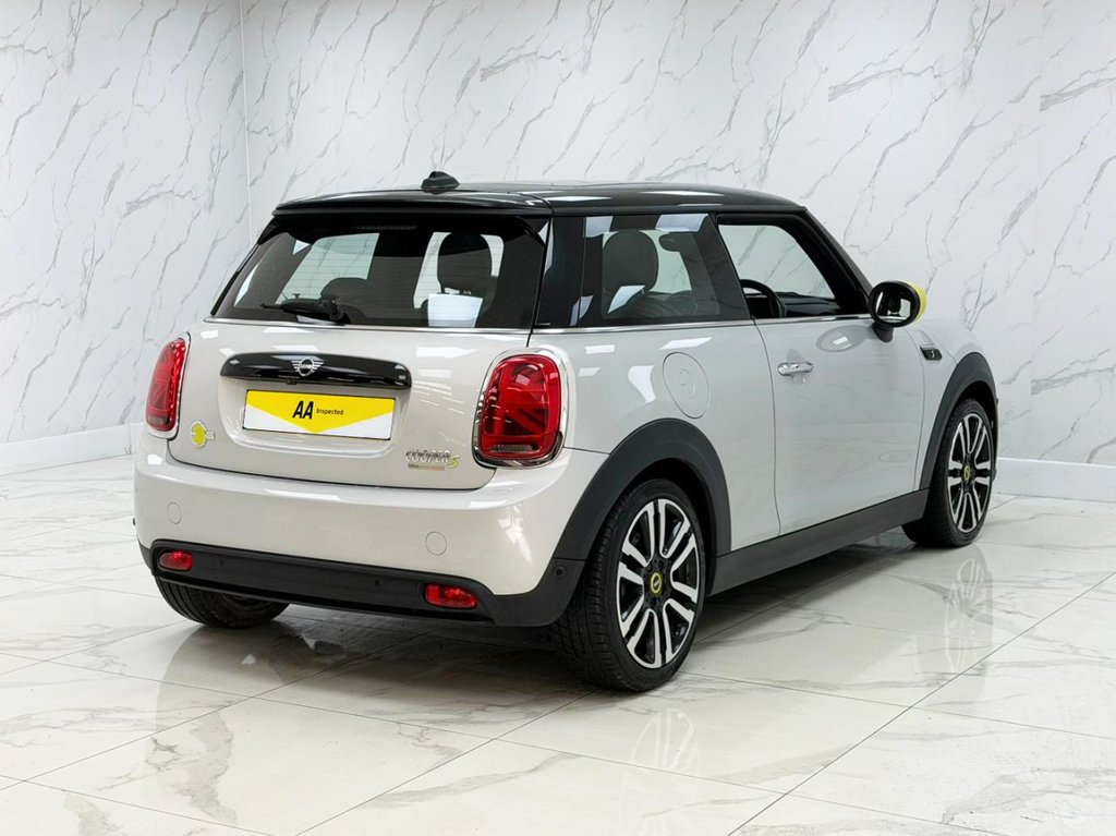 Used MINI Electric Hatch 2021 for sale - 76223596: Photo 6