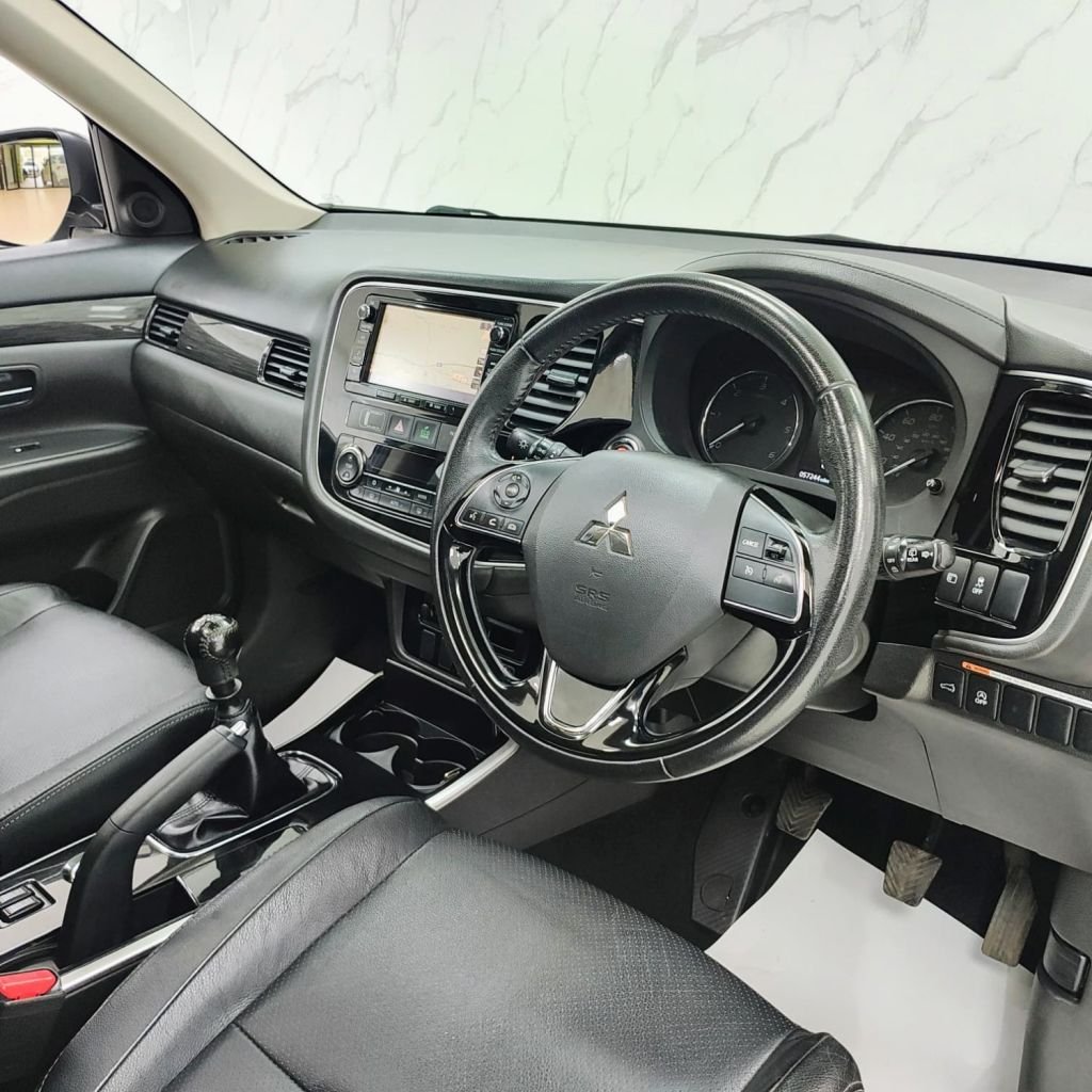 Used Mitsubishi Outlander 2018 for sale - 77952684: Photo 31