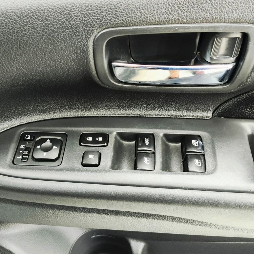 Used Mitsubishi Outlander 2018 for sale - 77952684: Photo 32