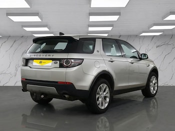 Used Land Rover Discovery Sport 2017 for sale - 77936973: Photo