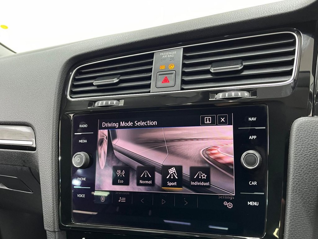 Used Volkswagen Golf 2019 for sale - 76185137: Photo 23