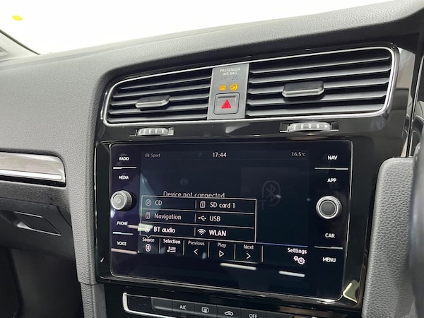 Used Volkswagen Golf 2019 for sale - 76185137: Photo 24