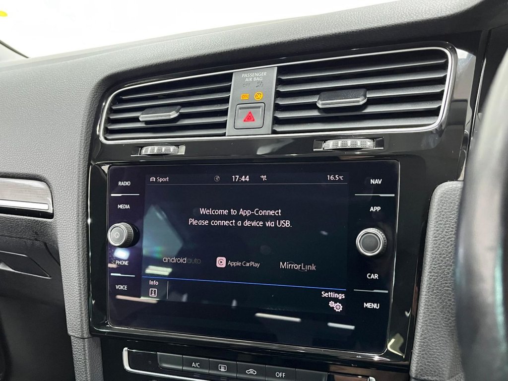 Used Volkswagen Golf 2019 for sale - 76185137: Photo 26