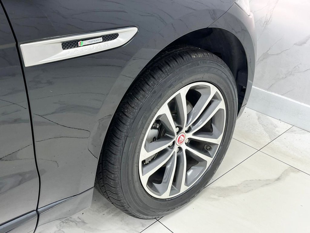 Used Jaguar F-Pace 2017 for sale - 76569888: Photo 15