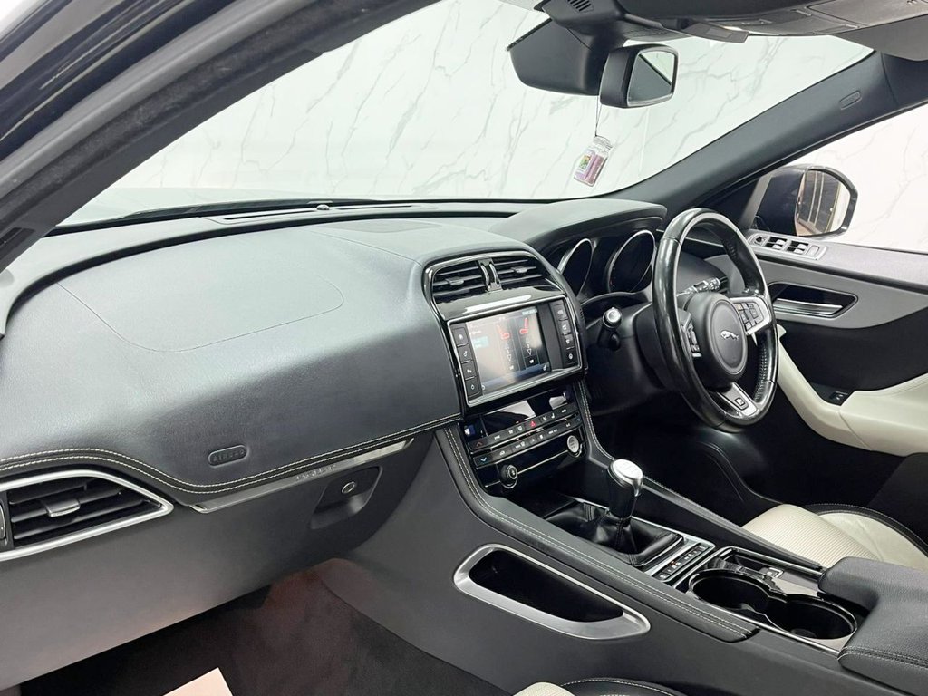 Used Jaguar F-Pace 2017 for sale - 76569888: Photo 21