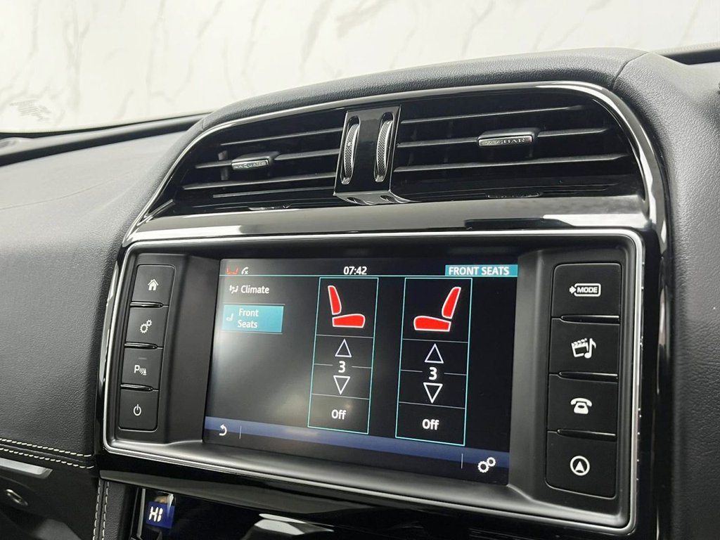 Used Jaguar F-Pace 2017 for sale - 76569888: Photo 25