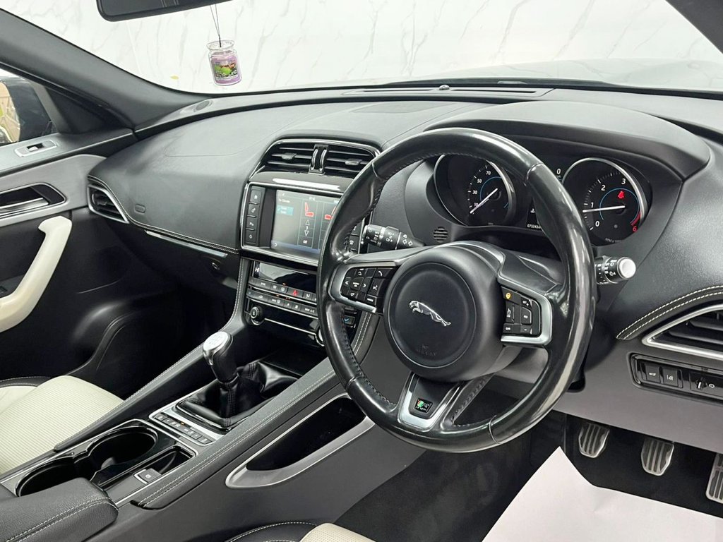 Used Jaguar F-Pace 2017 for sale - 76569888: Photo 30
