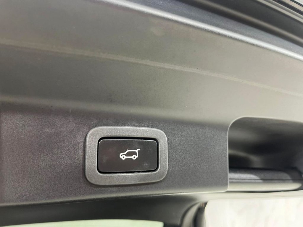 Used Jaguar F-Pace 2017 for sale - 76569888: Photo 36