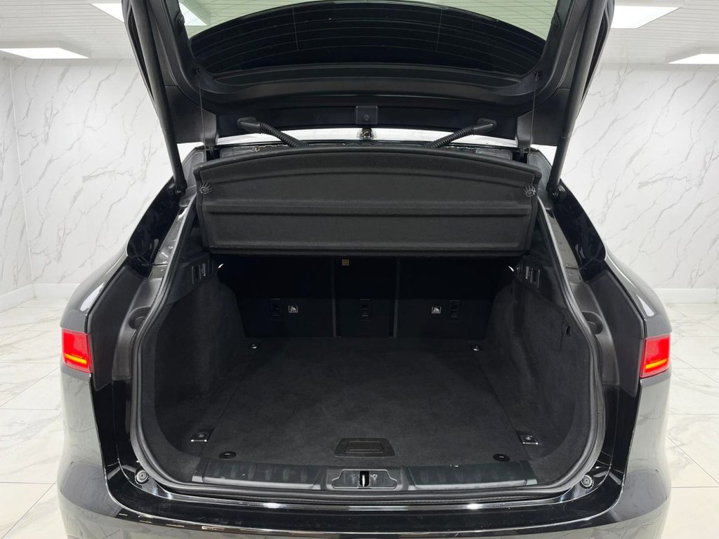 Used Jaguar F-Pace 2017 for sale - 76569888: Photo 37