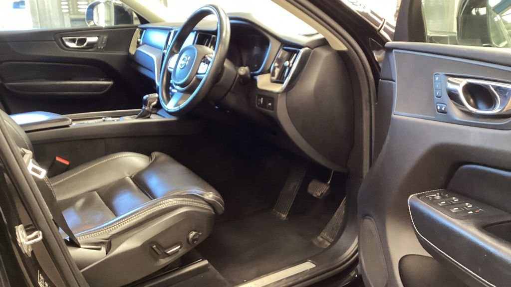 Used Volvo XC60 2018 for sale - 78008829: Photo 8