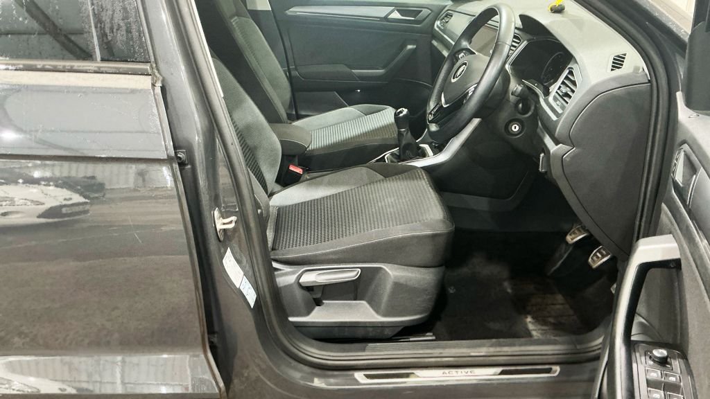 Used Volkswagen T-Roc 2022 for sale - 77967477: Photo 8