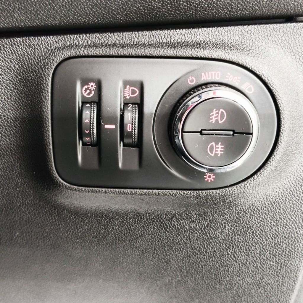 Used Vauxhall Corsa 2018 for sale - 78167131: Photo 25