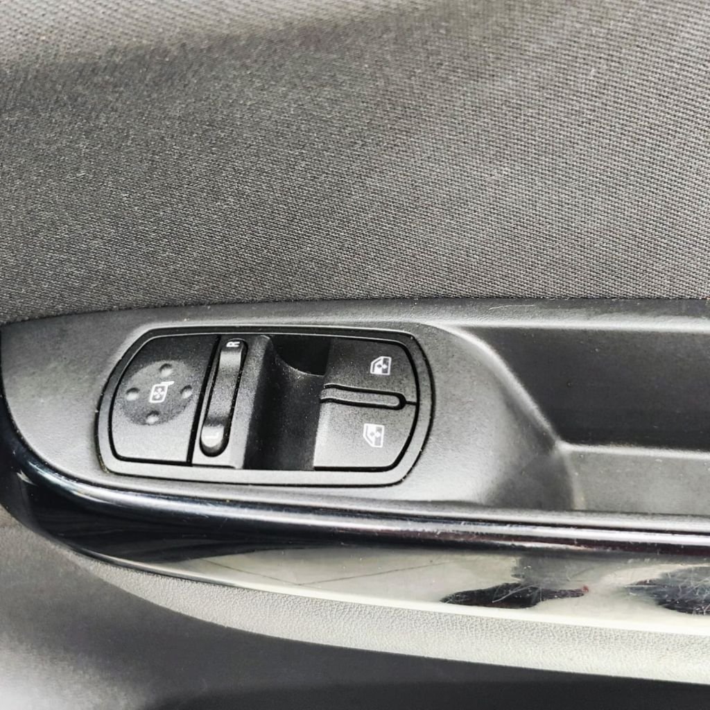 Used Vauxhall Corsa 2018 for sale - 78167131: Photo 30