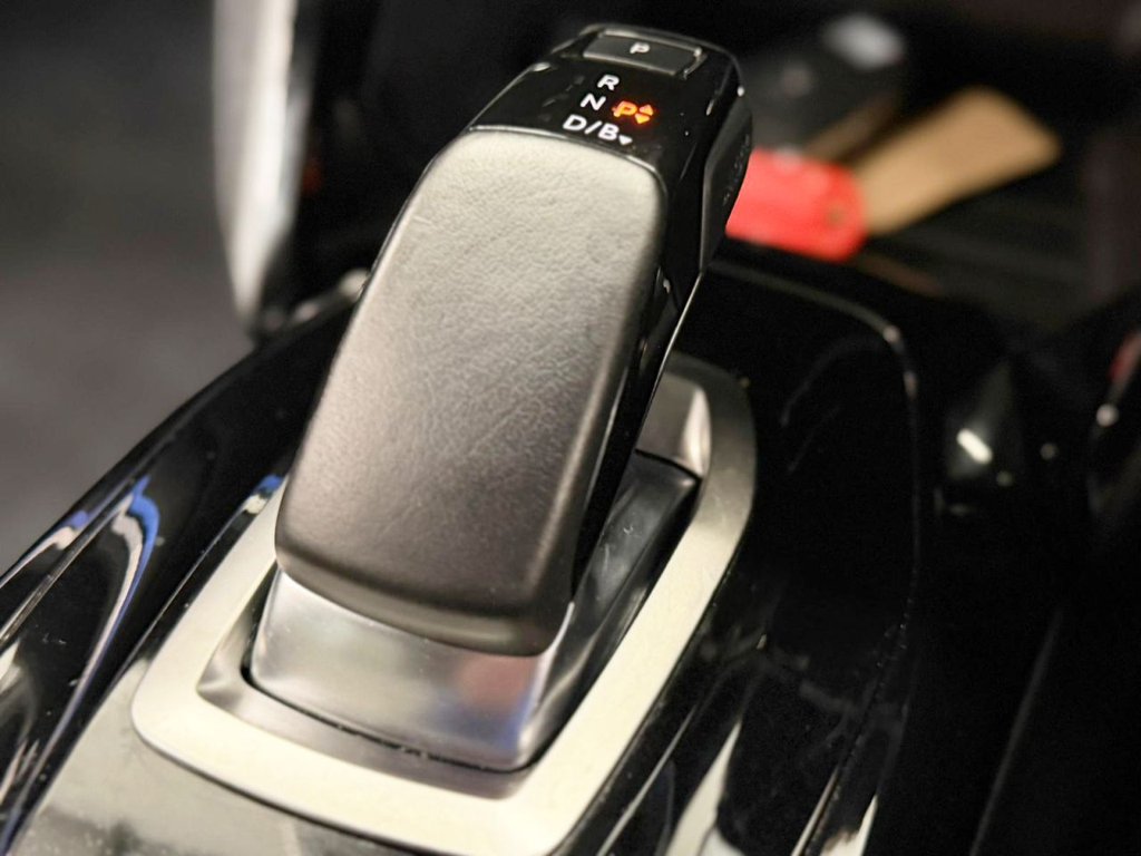 Used Peugeot E-2008 2021 for sale - 76210819: Photo 17