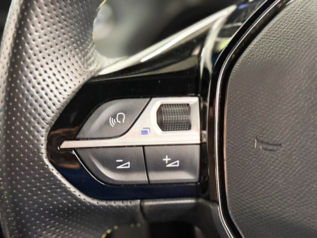 Used Peugeot E-2008 2021 for sale - 76210819: Photo 18