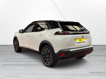 Used Peugeot 2008 2021 for sale - 76210819: Photo