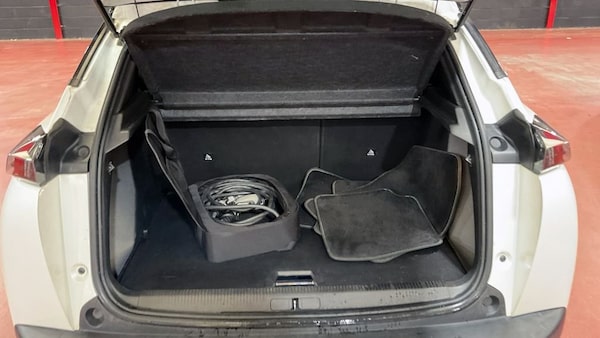 Used Peugeot 2008 2021 for sale - 76210819: Photo 8
