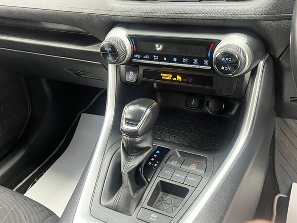 Used Toyota RAV4 2020 for sale - 76266920: Photo 24