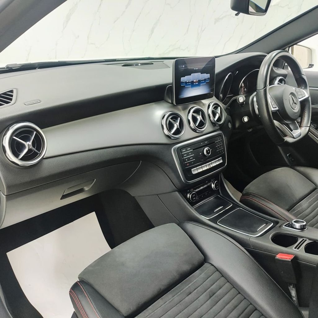 Used Mercedes-Benz A-Class 2018 for sale - 77952637: Photo 17
