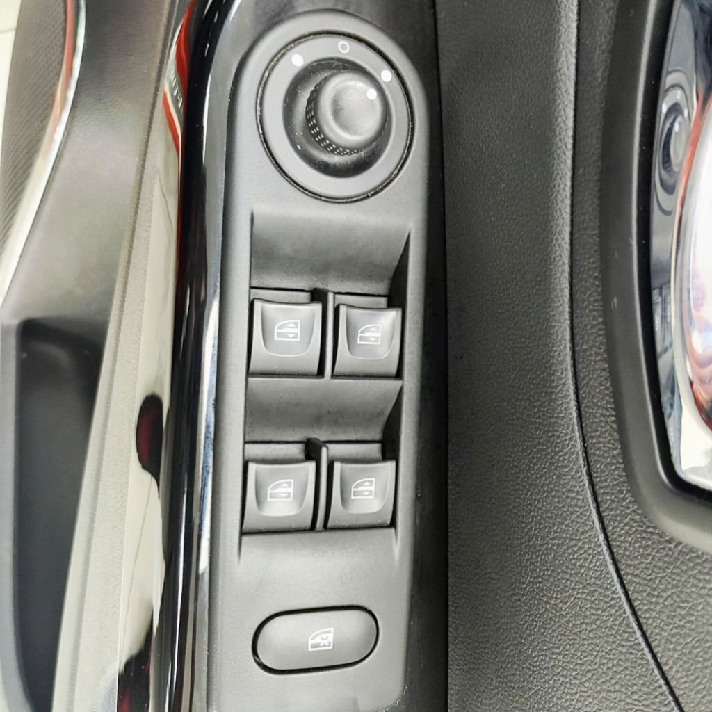 Used Renault Captur 2017 for sale - 77408634: Photo 32