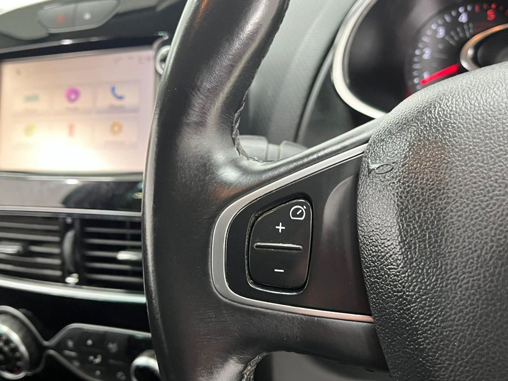 Used Renault Clio 2018 for sale - 76868061: Photo 26