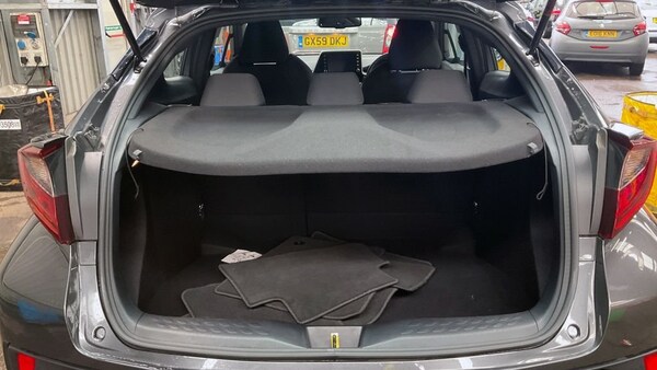 Used Toyota C-HR 2022 for sale - 76210829: Photo 11