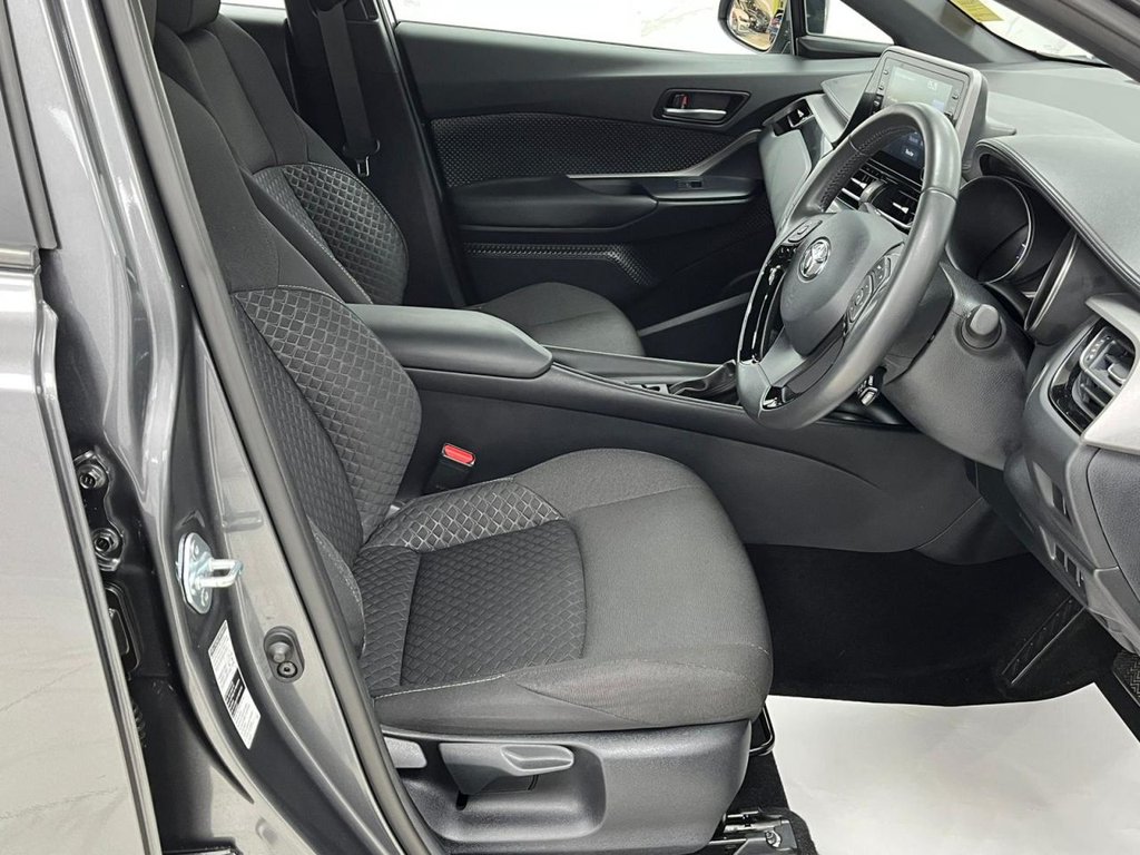 Used Toyota C-HR 2022 for sale - 76210829: Photo 28