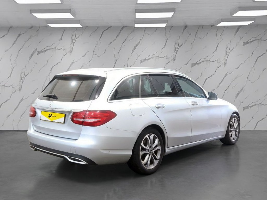 Used Mercedes-Benz C Class 2017 for sale - 77967591: Photo 4