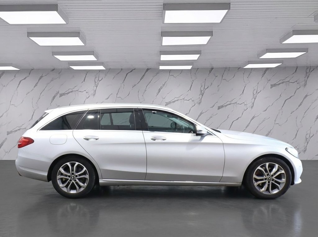 Used Mercedes-Benz C Class 2017 for sale - 77967591: Photo 5