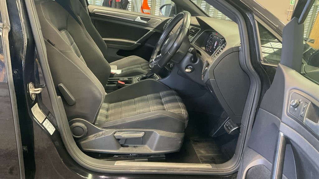 Used Volkswagen Golf 2018 for sale - 77991065: Photo 10