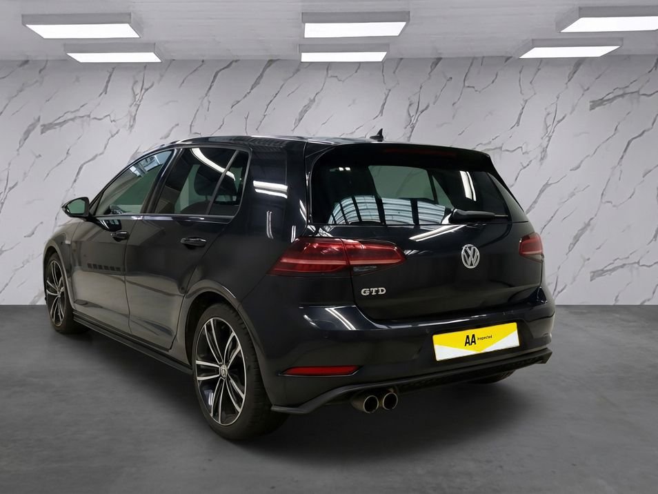 Used Volkswagen Golf 2018 for sale - 77991065: Photo 2