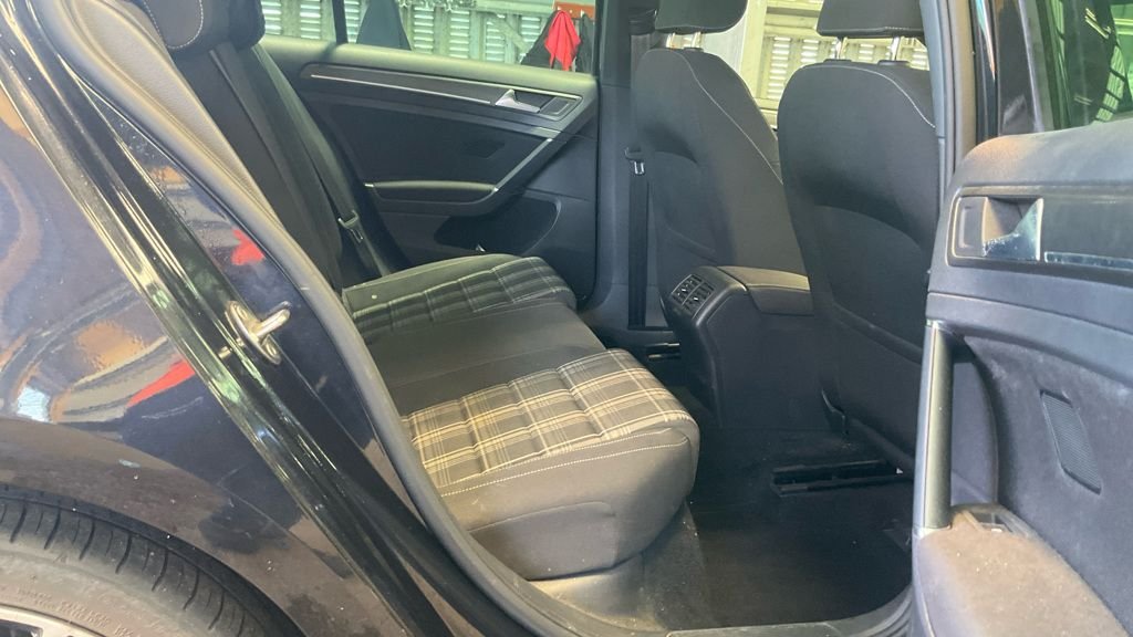 Used Volkswagen Golf 2018 for sale - 77991065: Photo 9