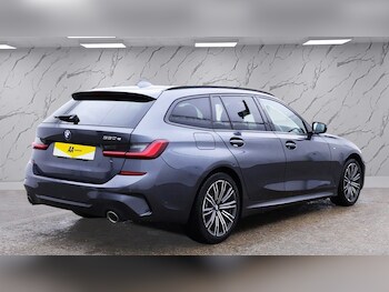 Used BMW 3 Series 2021 for sale - 76496854: Photo