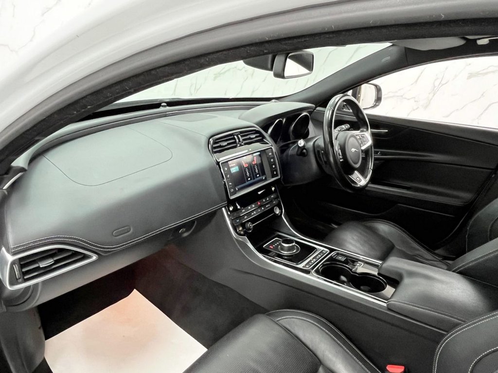 Used Jaguar XE 2016 for sale - 76581951: Photo 16