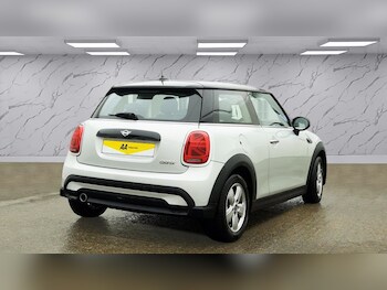 Used MINI Hatch 2022 for sale - 77452050: Photo