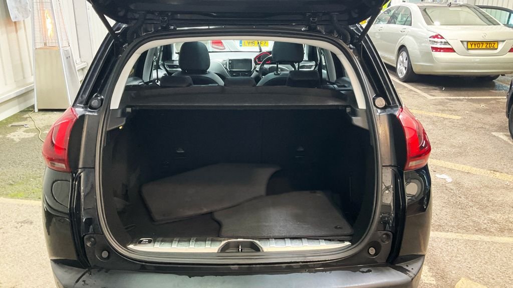 Used Peugeot 2008 2018 for sale - 76841537: Photo 12