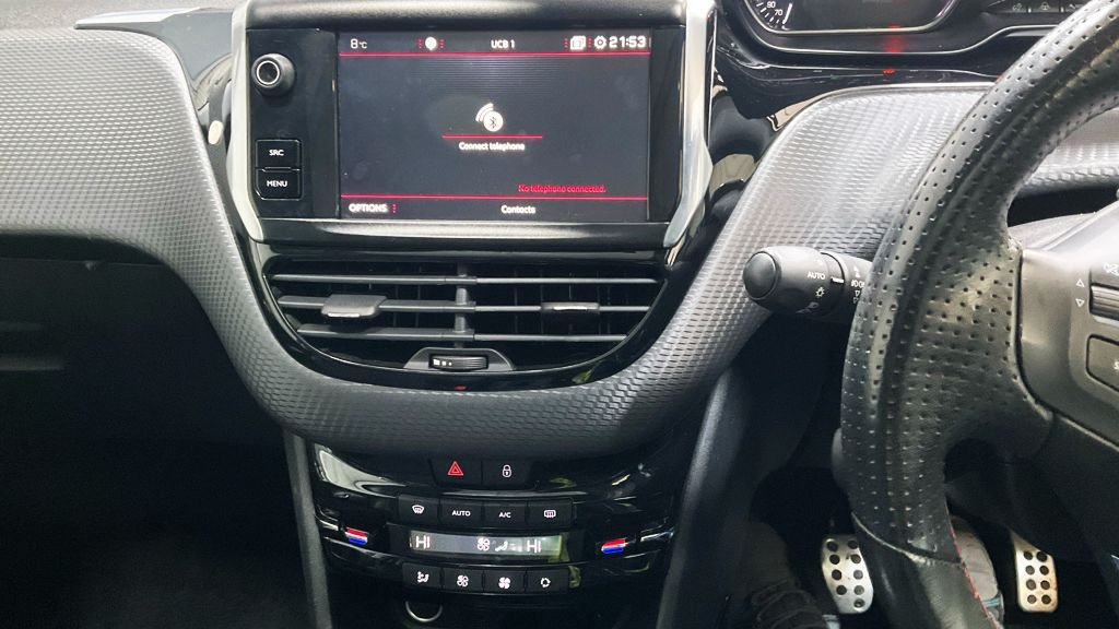 Used Peugeot 2008 2018 for sale - 76841537: Photo 8