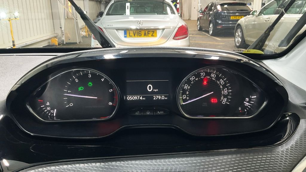 Used Peugeot 2008 2018 for sale - 76841537: Photo 9