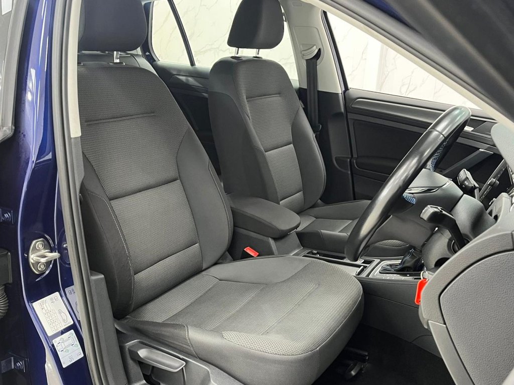 Used Volkswagen Golf 2019 for sale - 76934469: Photo 29