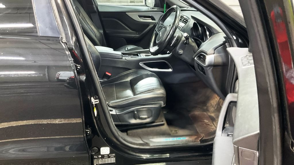 Used Jaguar F-Pace 2018 for sale - 77369861: Photo 9