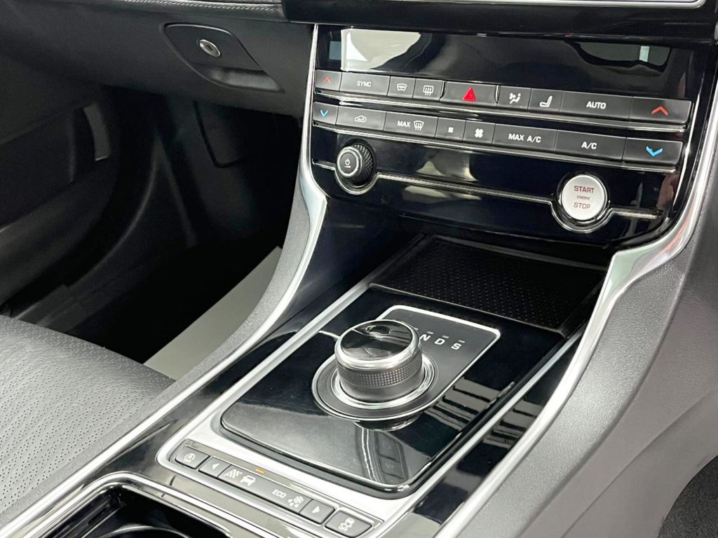 Used Jaguar XE 2017 for sale - 77407673: Photo 24