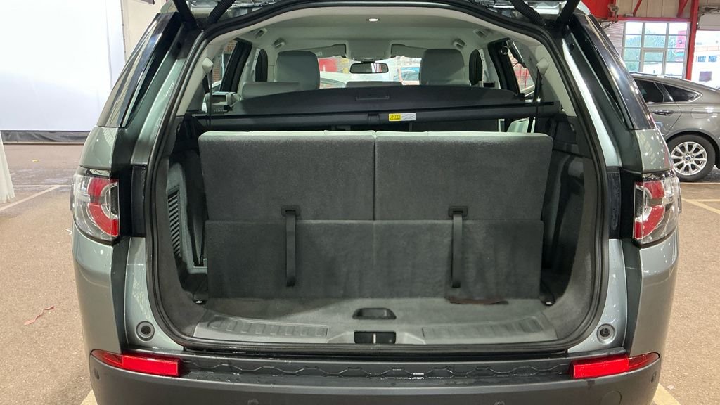 Used Land Rover Discovery Sport 2019 for sale - 77464370: Photo 11