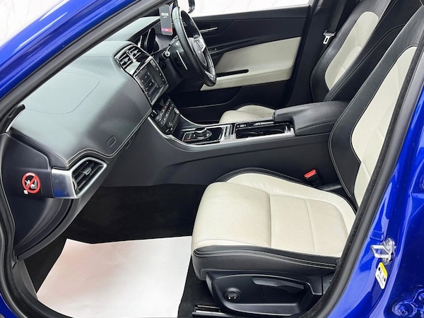 Used Jaguar XE 2018 for sale - 76223828: Photo 16